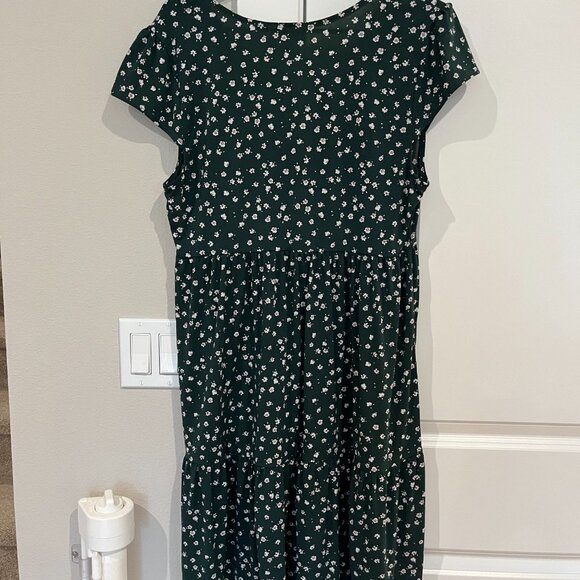 Kaileigh | Green Floral Maternity Dress | Size Large - Picture 2 of 3